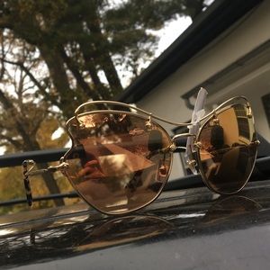 🦋 Miu Miu butterfly Sunglasses - Rose Gold